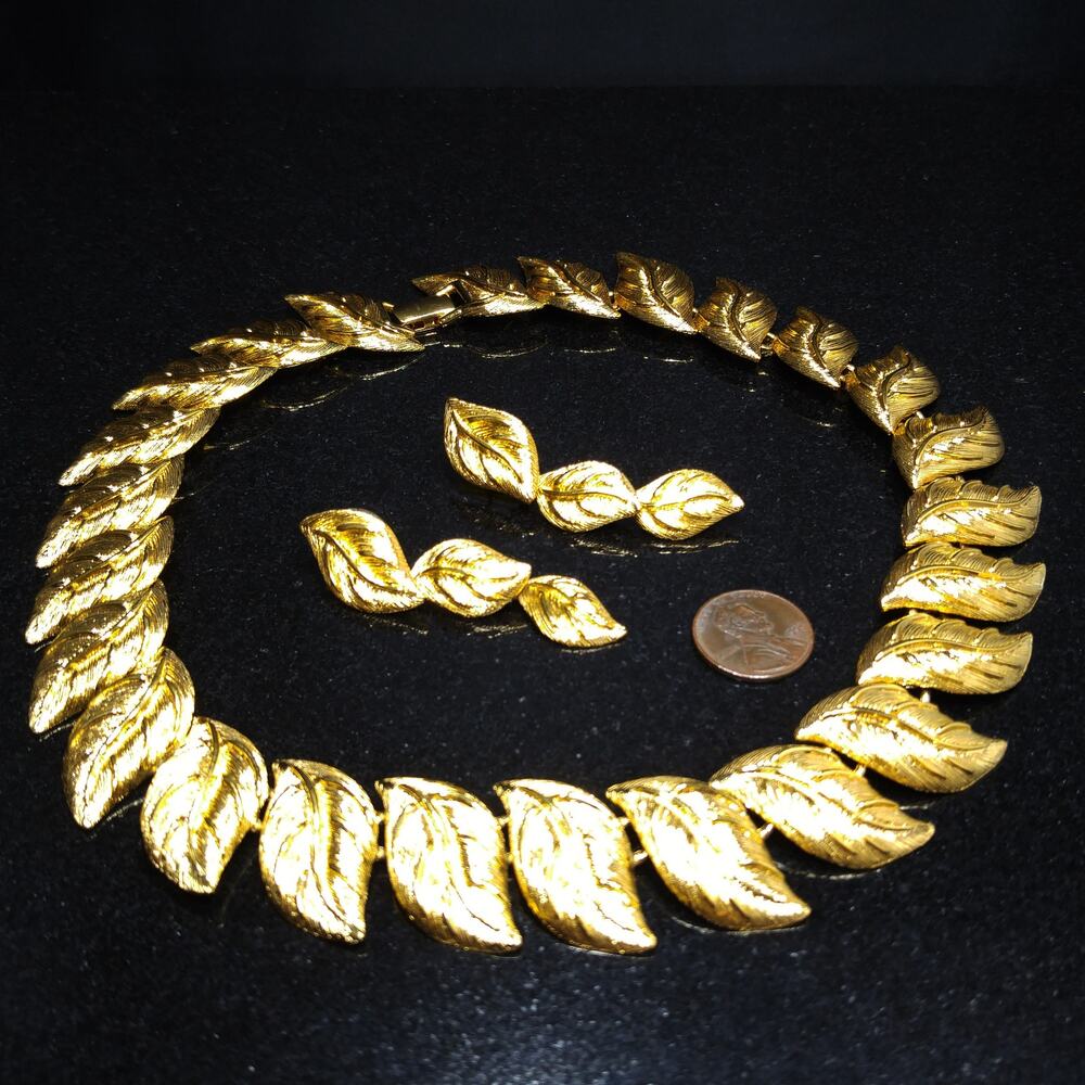 Vintage Napier Gold Leaf Necklace Earrings Set Signed Pat 4774743 - Picture 7 of 10